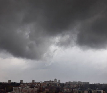 UPOZORENJE RHMZ-A: Ove delove Srbije očekuje jak vetar i kiša