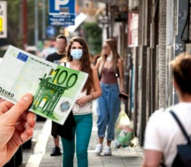 NOVA POMOĆ ZA MLADE: Opet po 100 evra stiže u junu