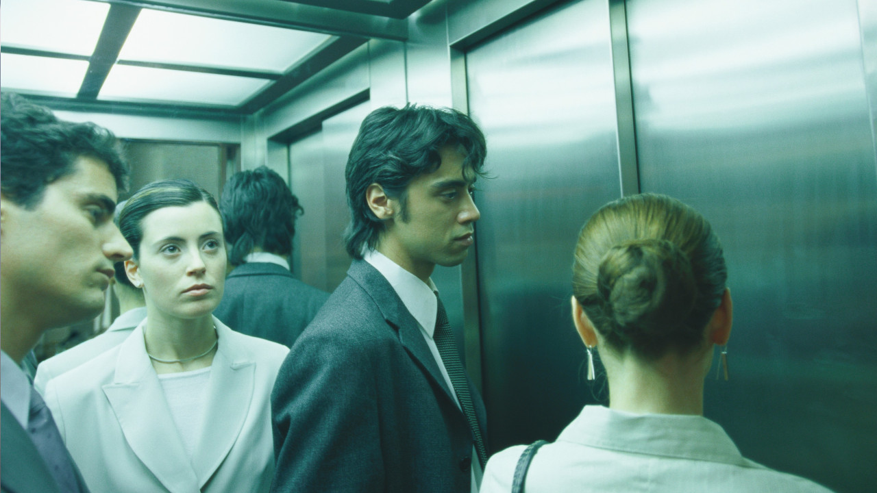 Znate li zašto se u svakom liftu nalazi ogledalo?