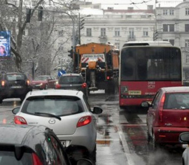 СТИЖЕ НАМ ПРАВА ЗИМА: Вечерас пада снег у Београду