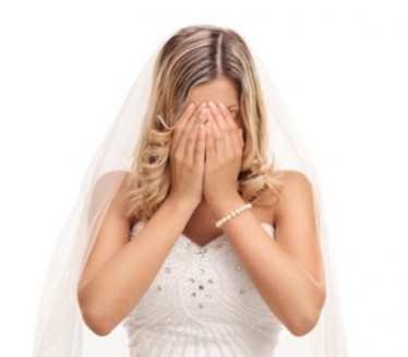 ГОСТИ, ИДИТЕ! Скандал на свадби у Чачку - млада са КУМОМ