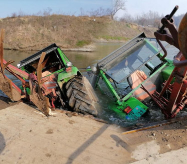 SKELA STRAVE: Traktorista upao u reku - poznato njegovo stanje