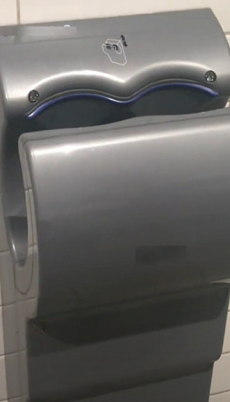 Зашто сушилице за руке у јавним тоалетима не треба користити