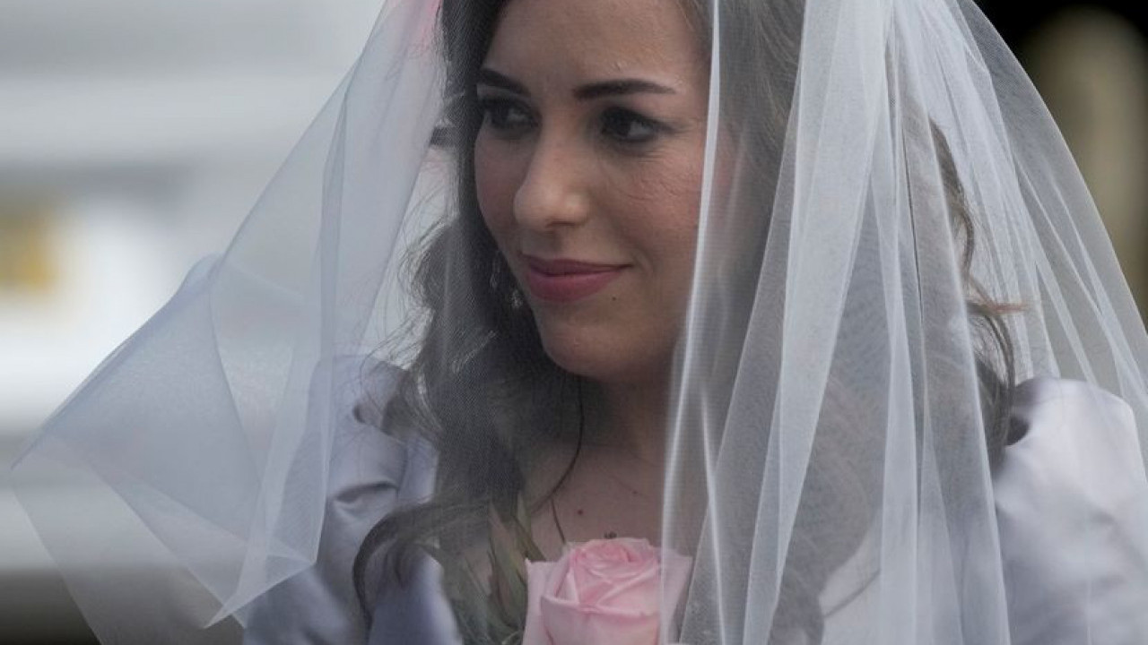 BILO KUDA, LJUBAV SVUDA: Asanž će se oženiti u ZATVORU (FOTO)