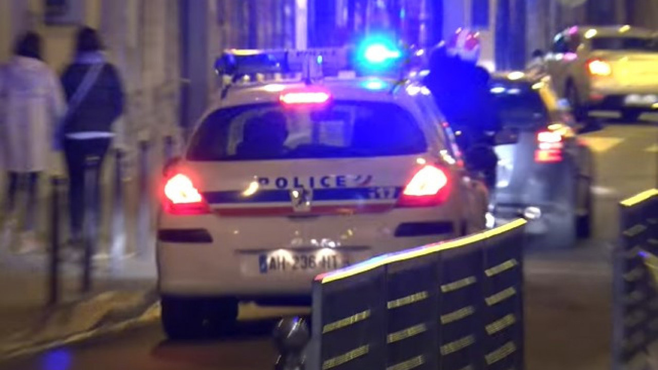 DRAMA U PARIZU: Policija upucala ženu u stomak
