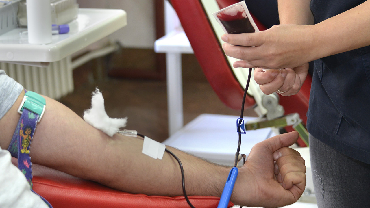 ЗА ПОВРЕЂЕНЕ РУДАРЕ: Акција добровољног давања крви
