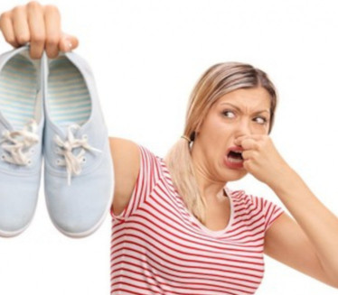 TRIKOVI ZA BRZO REŠENJE Kako ukloniti neprijatan miris obuće?