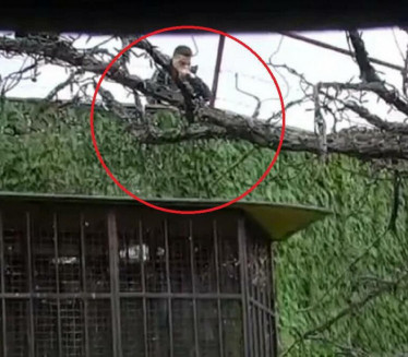 ДРАМА У ЗАДРУЗИ: Миљанин дечко на огради високој 5 метара