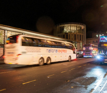 УЖАС У БУЛЕВАРУ: Аутобусу који превози децу отпала два точка