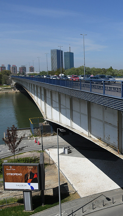 DRAMA U BEOGRADU: Čovek skočio sa Brankovog mosta