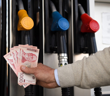 NOVE CENE GORIVA: Pojeftinili dizel i benzin!
