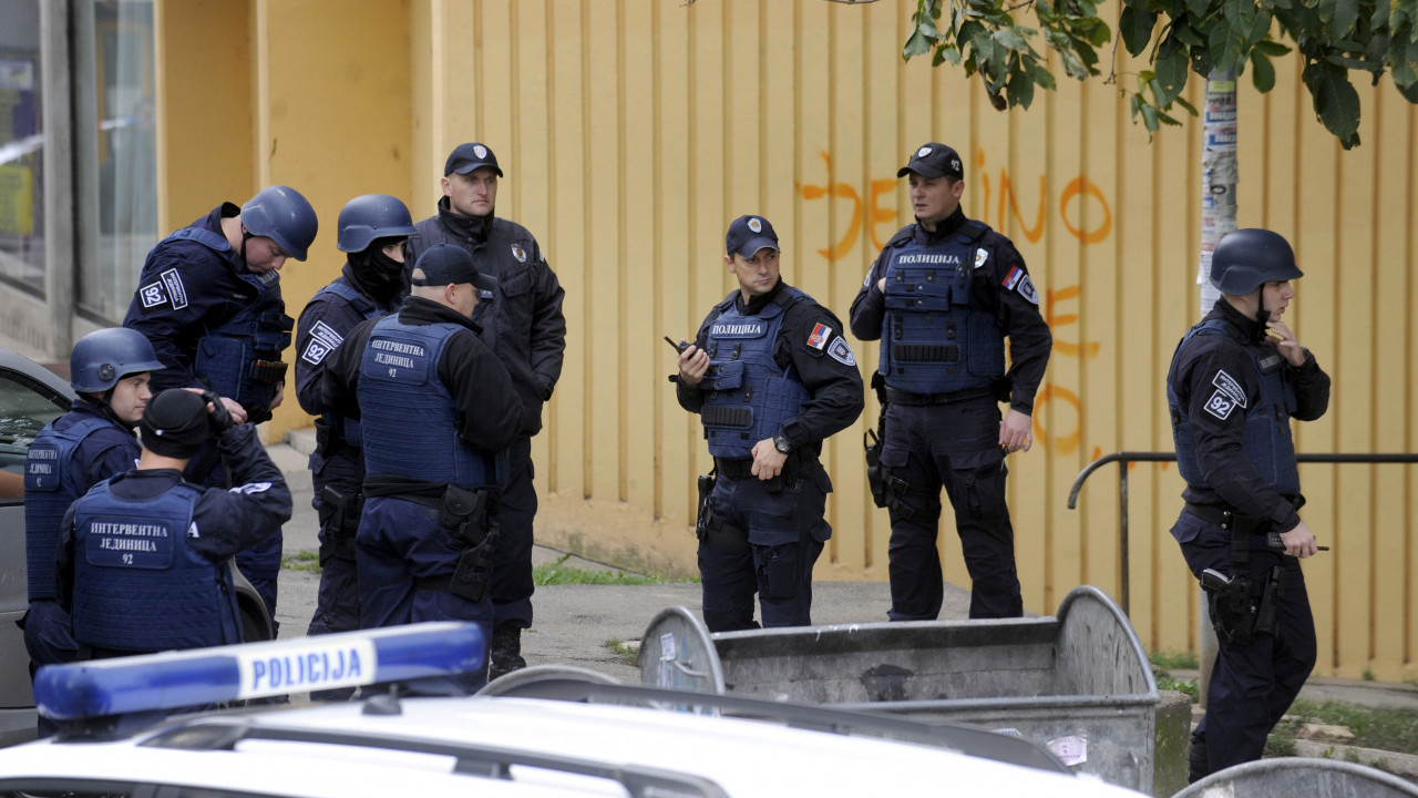 НАПАДАО ЋЕРКУ: Полиција запленила читав арсенал наоружања