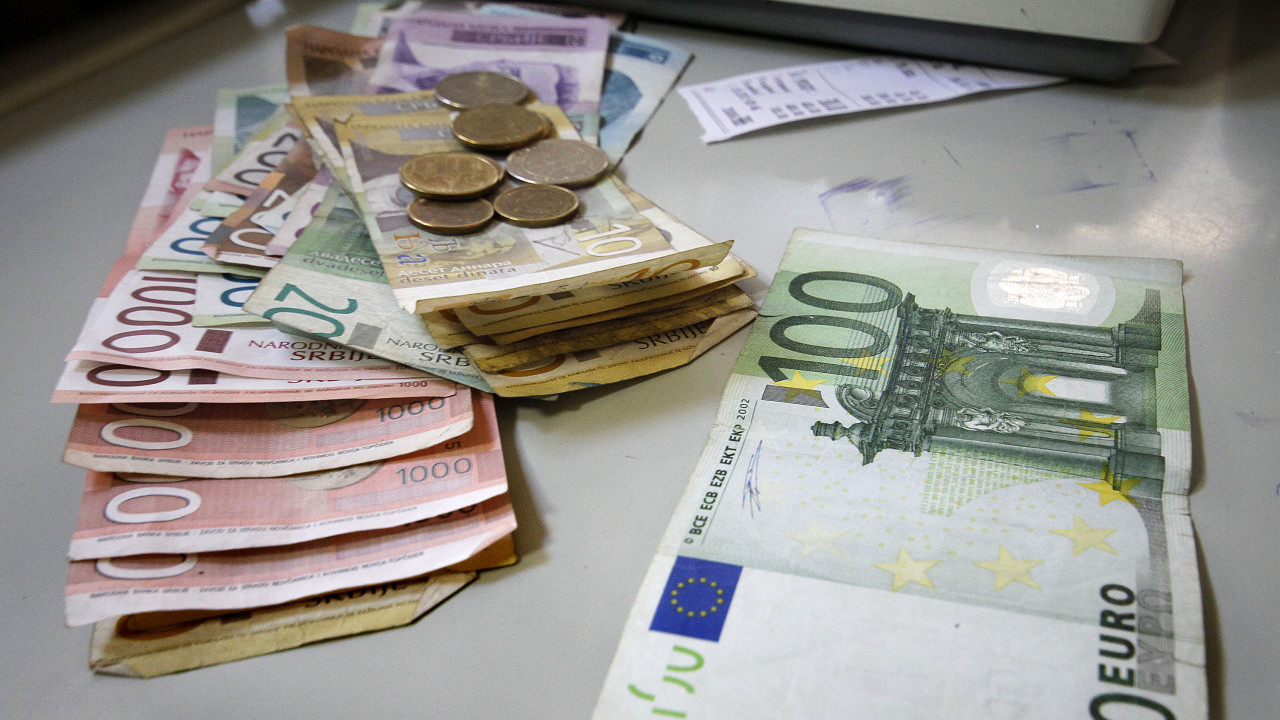 NBS: srdenji kurs 117,6219 dinara za evro