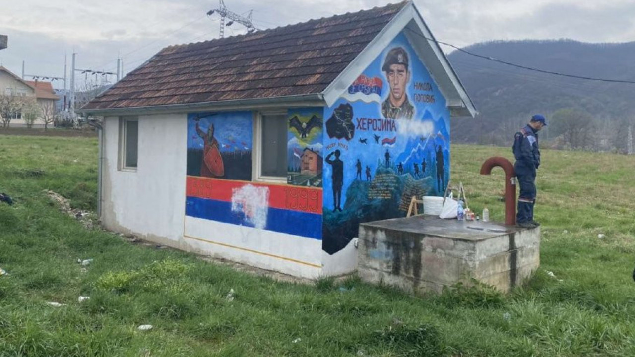 BESRAMNO: Oštećen mural herojima Košara u Novom Pazaru