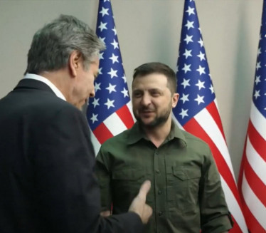 VIDITE SNIMAK: Sekretar SAD i Zelenski, zagrljaji sa vojskom