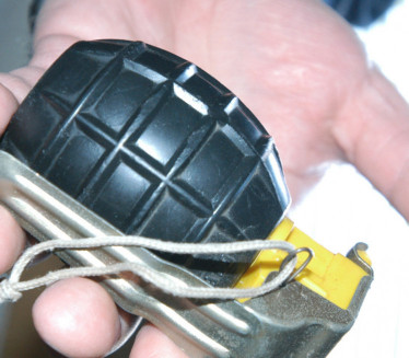 UŽAS U BEOGRADU: Bačena bomba na kuću - potraga za bombašem