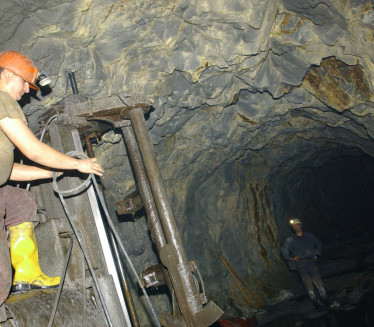 OTKLONJEN KVAR Počelo izvlačenje više od 120 zarobljenih rudara