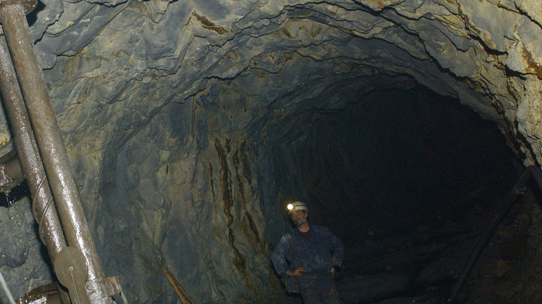 ОТКЛОЊЕН КВАР Почело извлачење више од 120 заробљених рудара