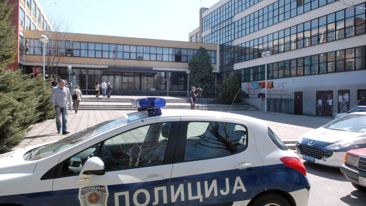 DOJAVA O BOMBI: Evakuisana srednja škola u Beogradu