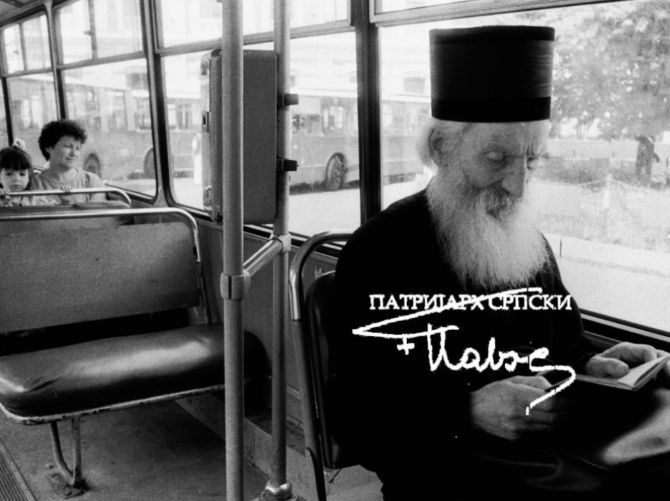Šta se krije iza fotografije Patrijarha Pavla u trolejbusu