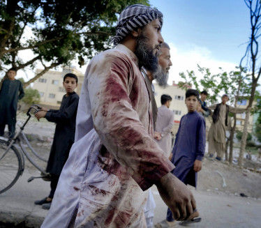 UZNEMIRUJUĆE: Samoubilački napad u Kabulu, poginulo 19 ljudi