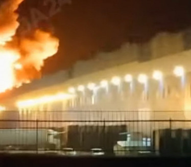 GORELA MOSKVA: Ugašen veliki požar (VIDEO)