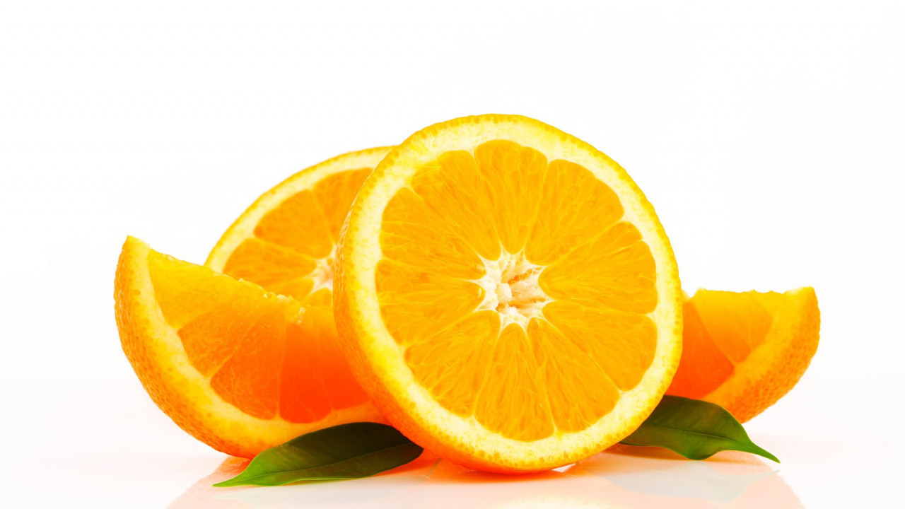 GENIJALAN TRIK: Kako oguliti pomorandžu u dva poteza? (VIDEO)