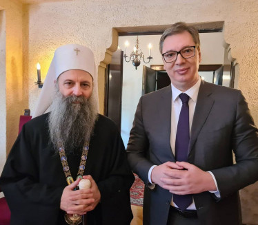 PREDSEDNIK ČESTITAO BOŽIĆ: Vučić uputio čestitku vernicima