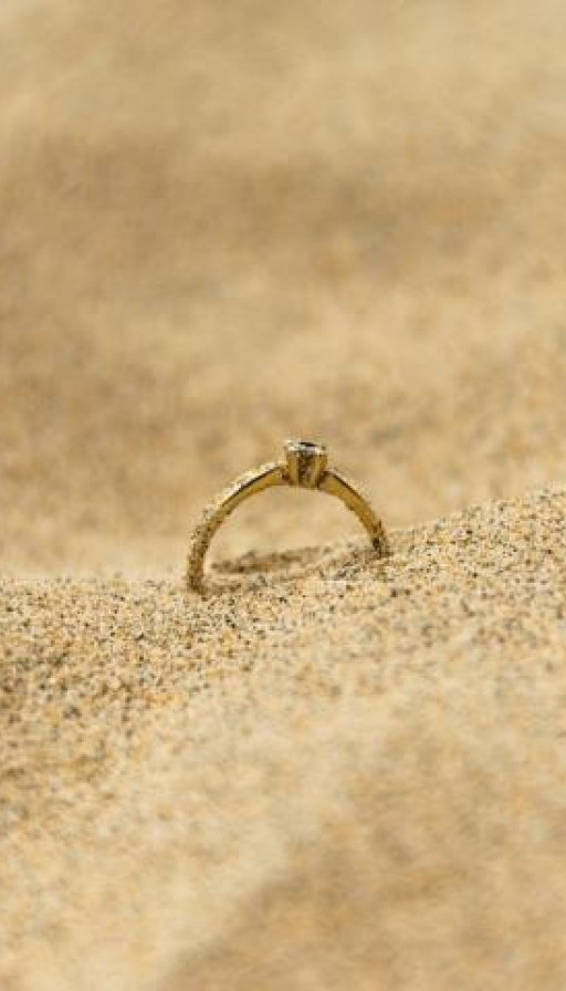 КАО НА ФИЛМУ: Веренички прстен украден 1987. враћен власници