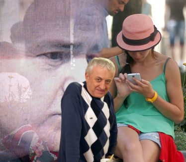 DEVOJKA ERE OJDANIĆA: Toliko mlada da NE PAMTI Miloševića