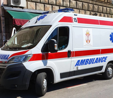 Muškarac iznenada preminuo u restoranu brze hrane u Beogradu