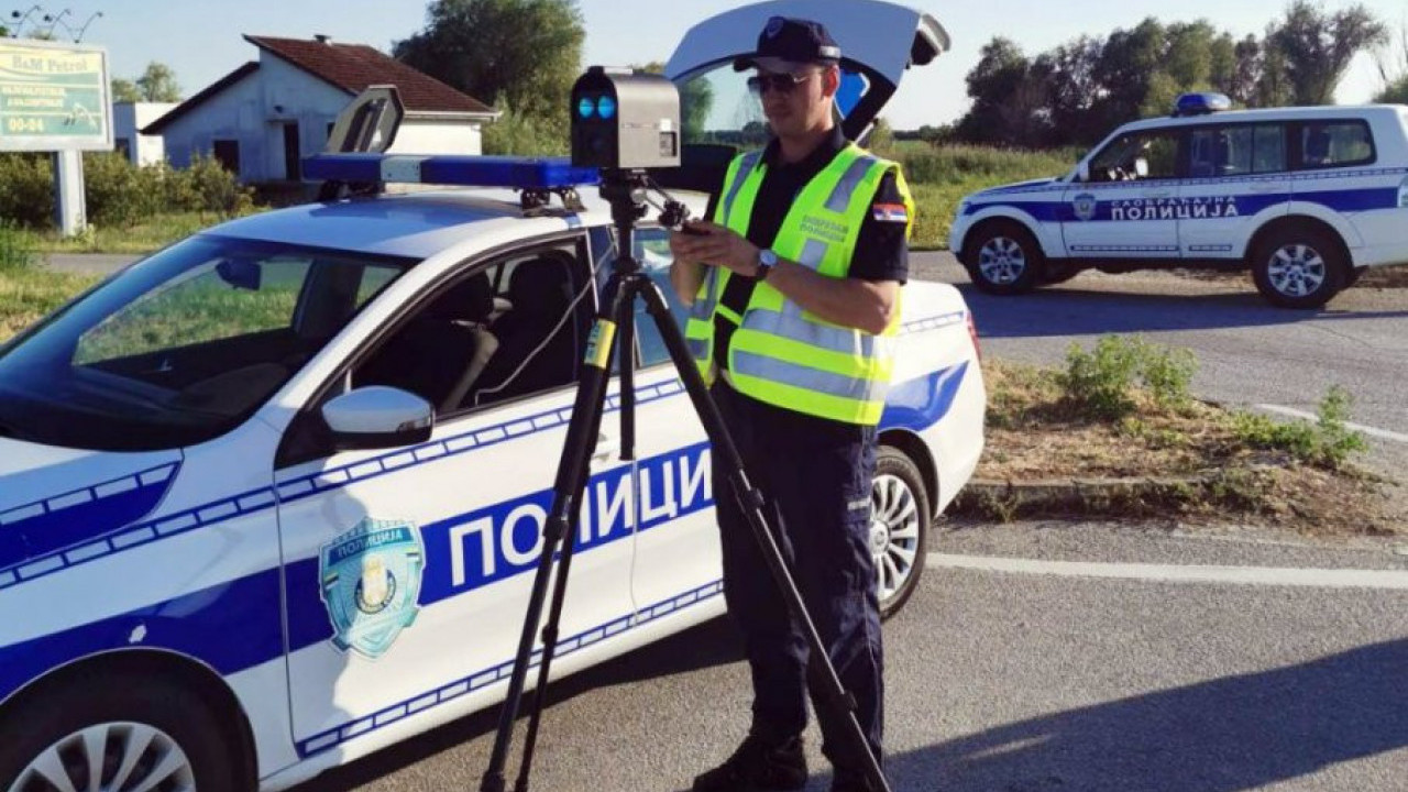 SRPSKA POLICIJA PRESRELA ITALIJANA: Vozio skoro 250km na sat