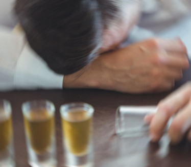 НЕКИ ИХ НЕ ПРИМЕТЕ: Шест знакова да сте гранични алкохоличар