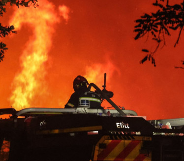 БУКТИ ЕВРОПА: Пожари од Португалије до Грчке