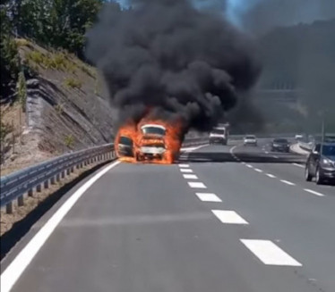 PRESEO IM ODMOR: Srbima izgoreo automobil na auto-putu u CG