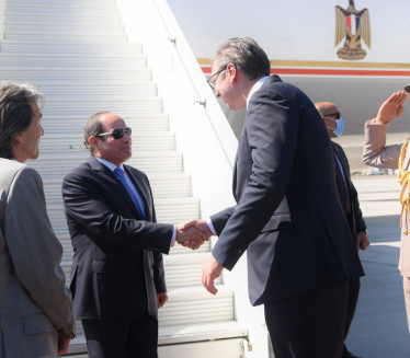ПОСЛЕ ТРИ И ПО ДЕЦЕНИЈЕ: Египатски председник посетио Србију