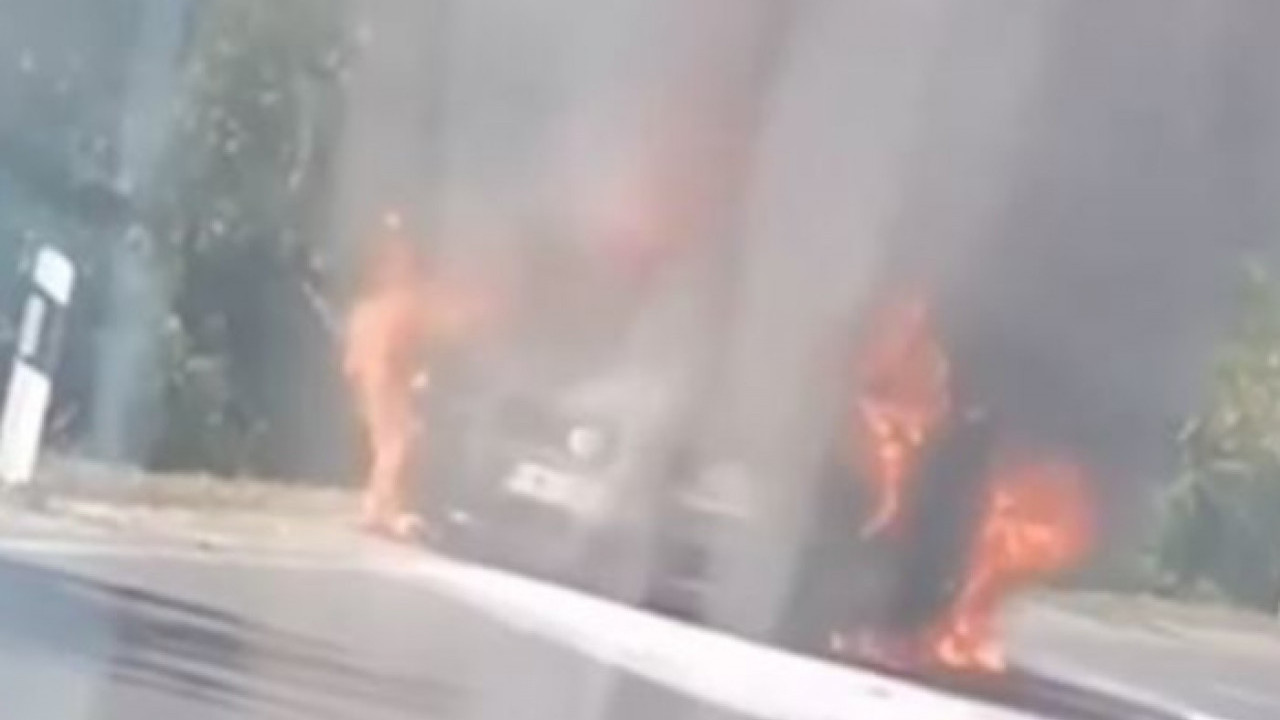 BUKTINJA NA PUTU: Gori automobil, nema povređenih (VIDEO)
