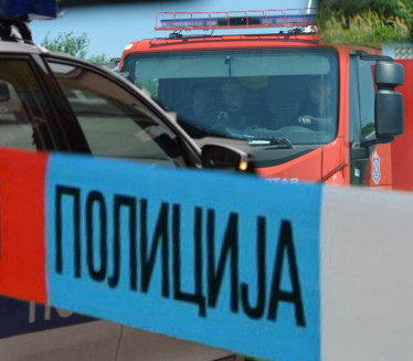 Lančani sudar u Surčinu, jedan auto završio na krovu