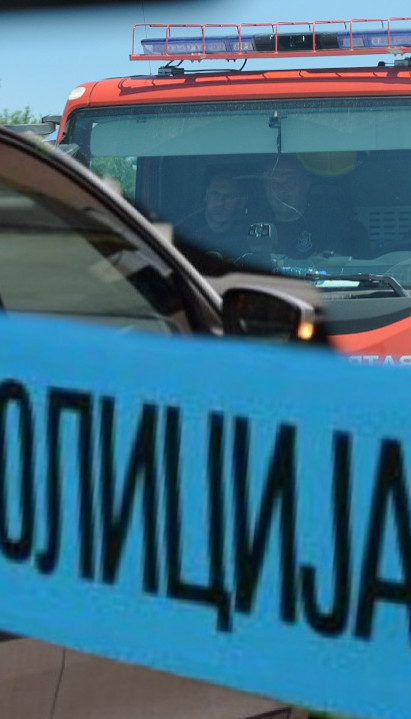 Lančani sudar u Surčinu, jedan auto završio na krovu