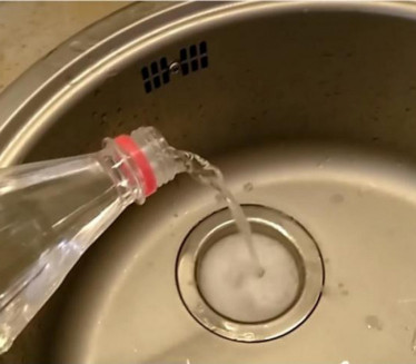 KUĆNI TRIK: Otpušite sudoperu bez skupih sredstava