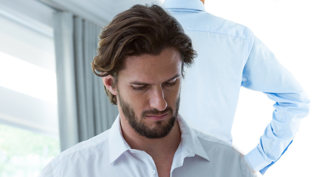 Znate li čemu služi kukica na leđima muških košulja?