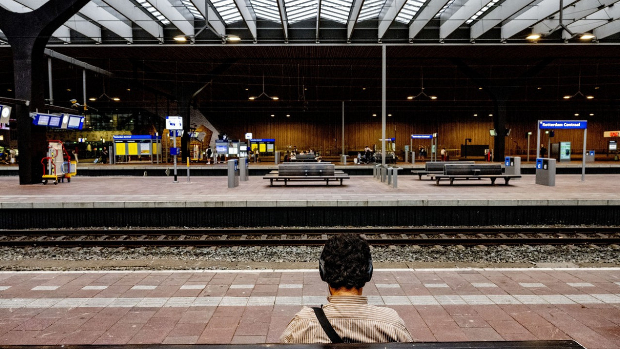 ZAPOČET ŠTRAJK Železnički radnici u Holandiji obustavila rad