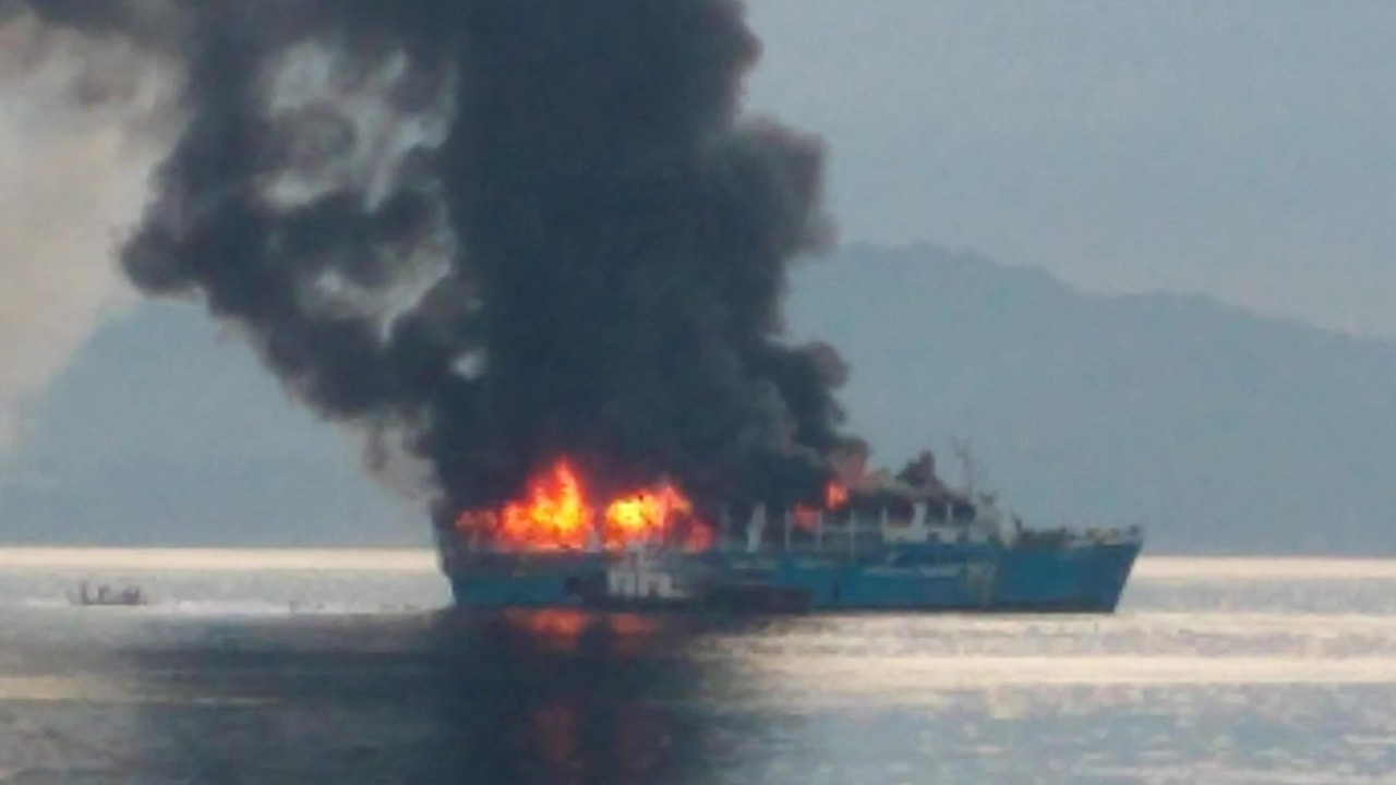 SPAŠENO OKO 80 LJUDI: Zapalio se trajekt na Filipinima
