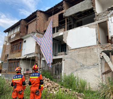 IMA STRADALIH: Detalji razornog zemljotresa u Kini
