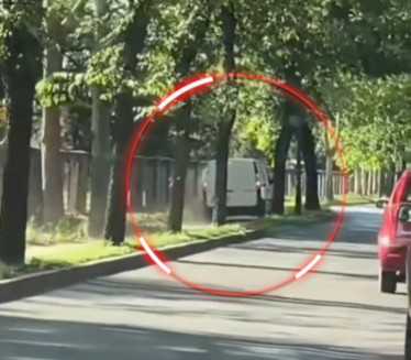 BAHATO: Vozio po pešačkoj i biciklističkoj stazi (VIDEO)
