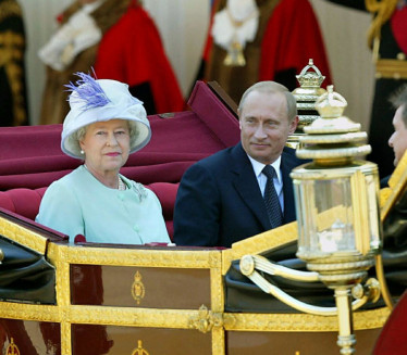 Putin kasnio na sastanak sa kraljicom - pecnula ga komentarom