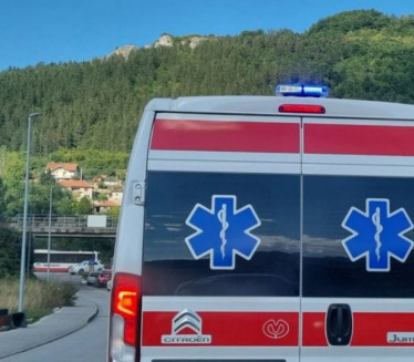 SLUPAN POLICIJSKI AUTO: Teška saobraćajka u Valjevu (FOTO)