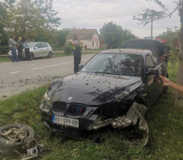 TEŽAK UDES U ŠIMANOVCIMA: Od siline udarca BMW-u otpao točak