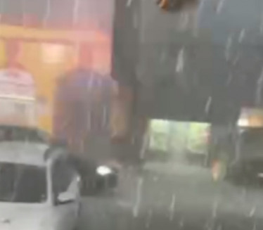 BEOGRAD NA UDARU: Pogledajte snimak oluje u prestonici VIDEO