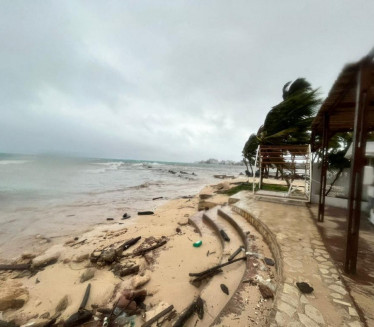 ROSLIN UDARIO NA MEKSIKO: Brzina uragana i do 200 na sat